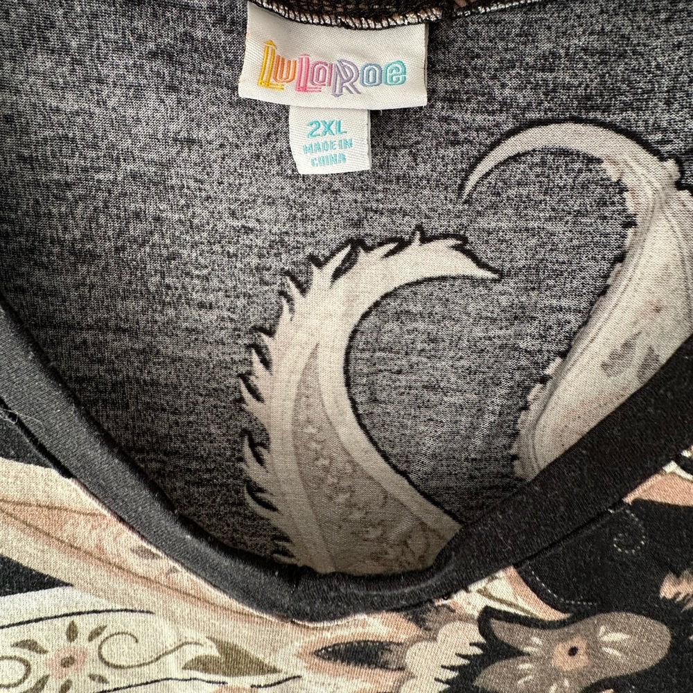 LuLaRoe Iris Shirt - Picture 2 of 4